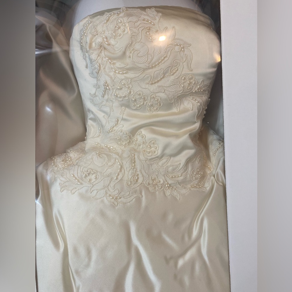Vintage Pricilla of Boston cream wedding ballgown size 0